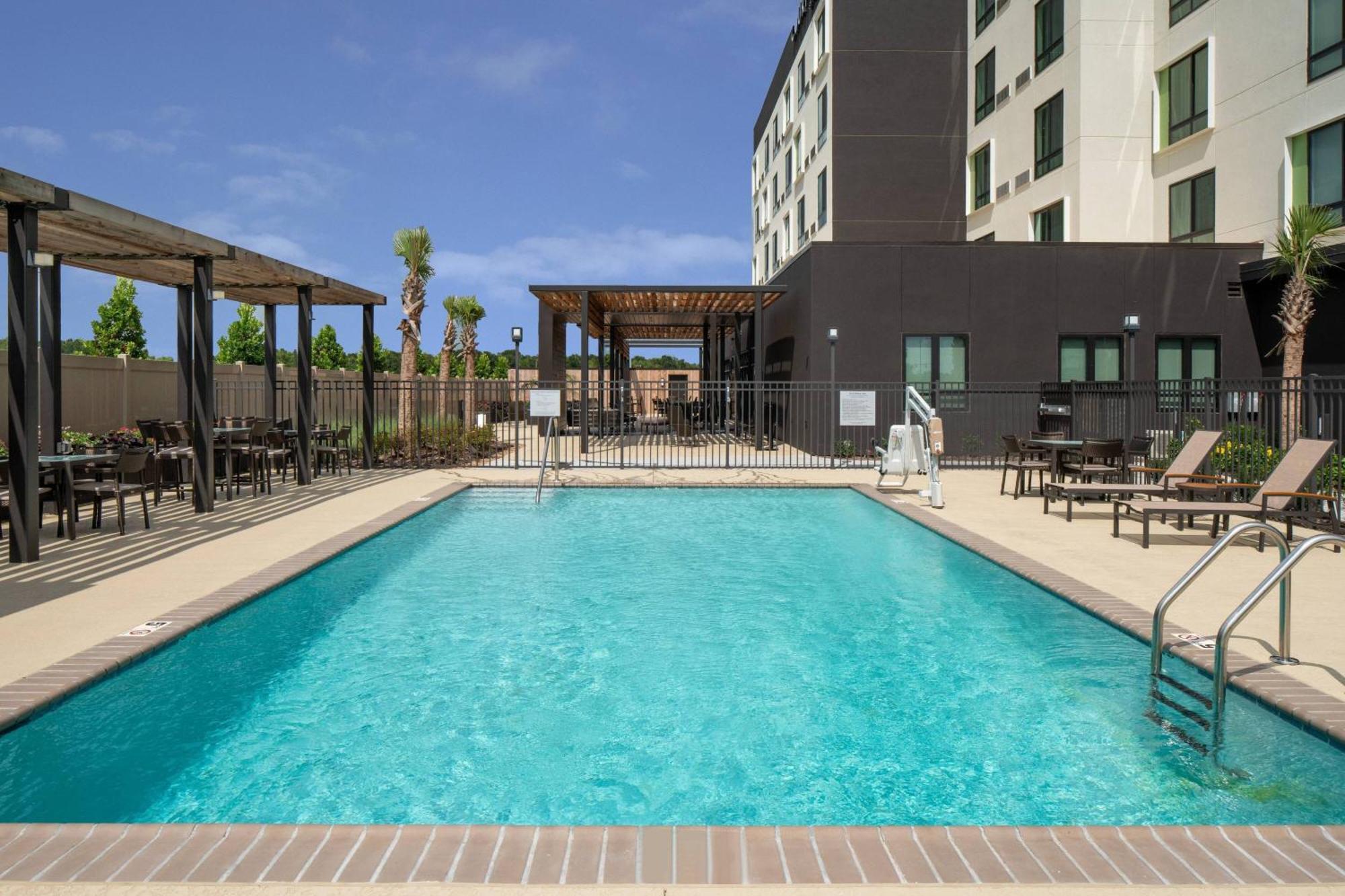 Courtyard By Marriott Lafayette South Hotel Exterior photo